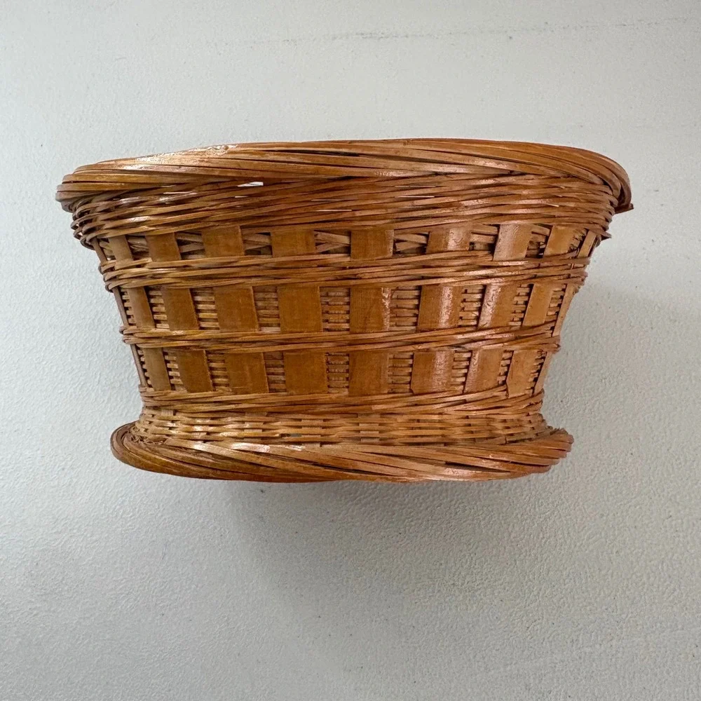 N/A handcrafted wicker
